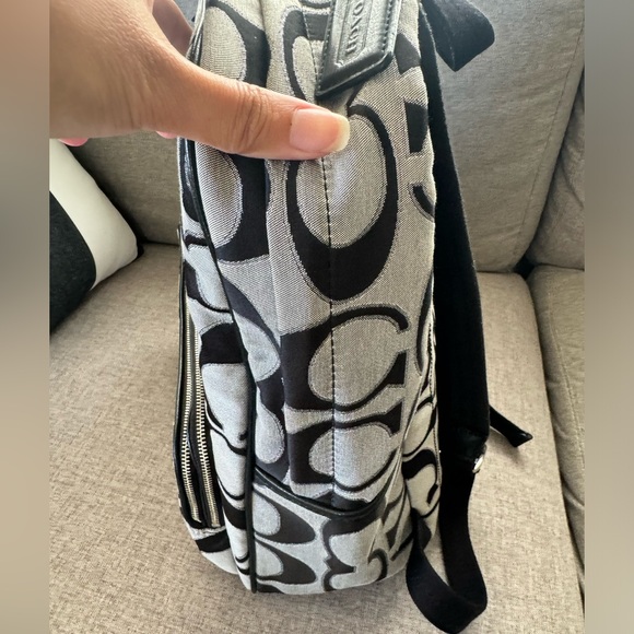 Coach Poppy Signature Backpack - Picture 5 of 9